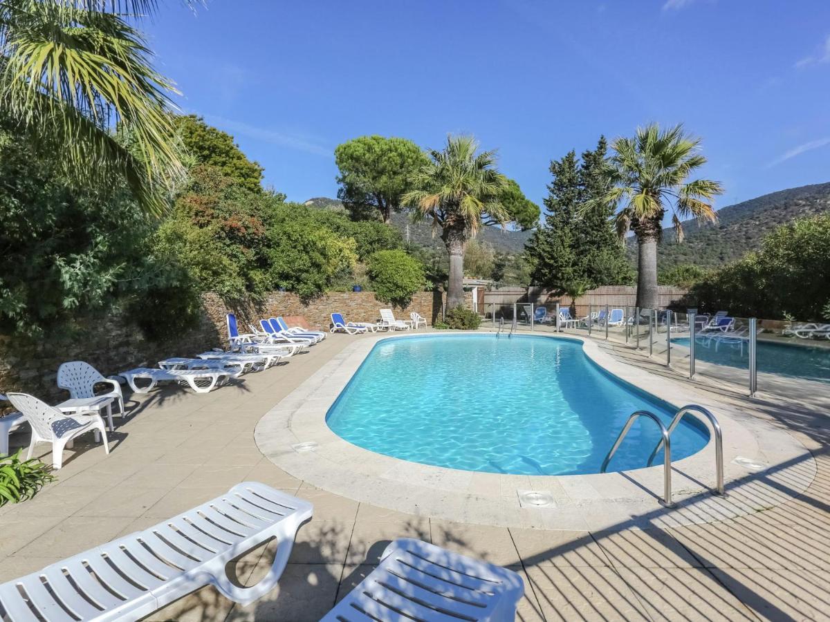 Snug Holiday Home In Bormes Les Mimosas With Pool Eksteriør billede