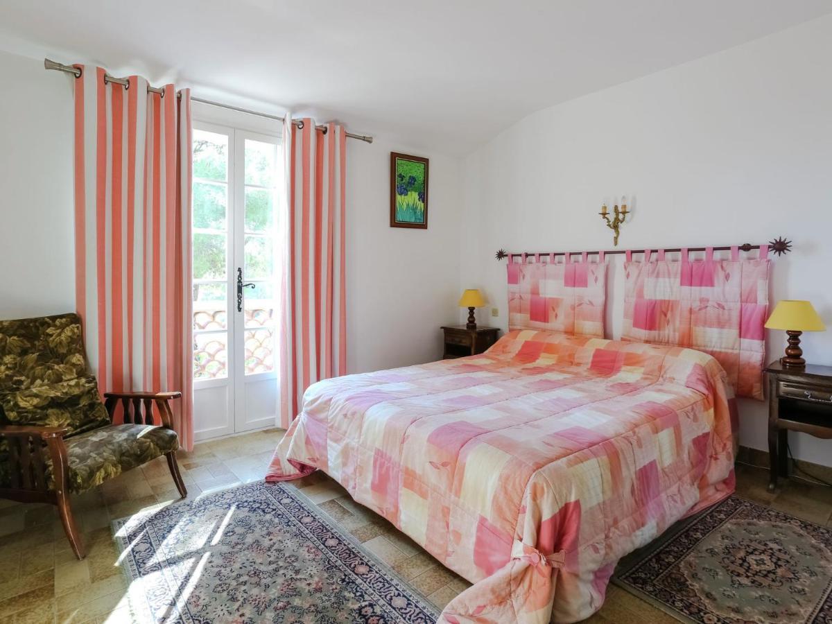 Snug Holiday Home In Bormes Les Mimosas With Pool Eksteriør billede