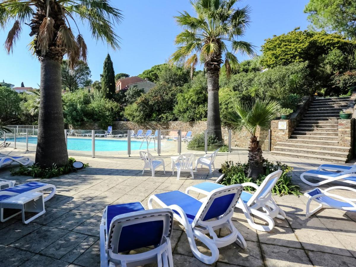 Snug Holiday Home In Bormes Les Mimosas With Pool Eksteriør billede