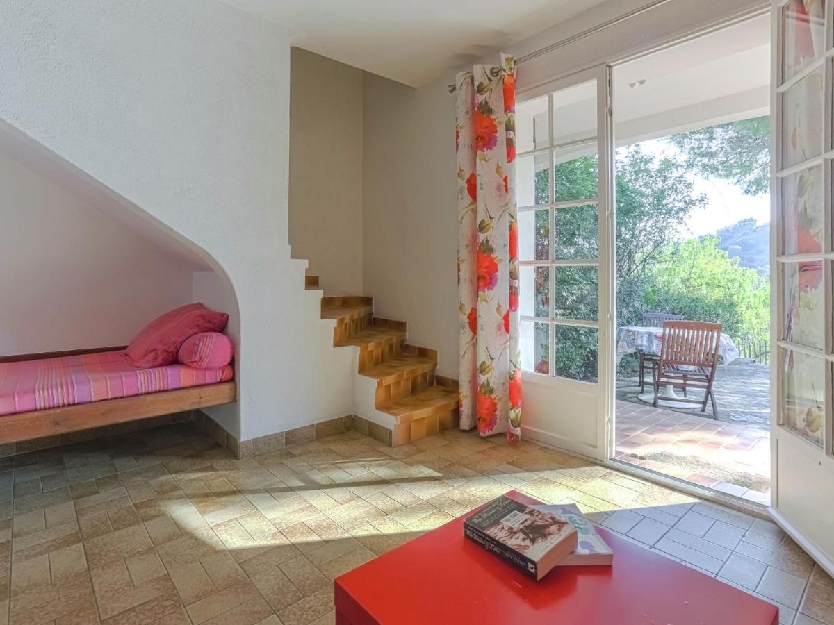 Snug Holiday Home In Bormes Les Mimosas With Pool Eksteriør billede
